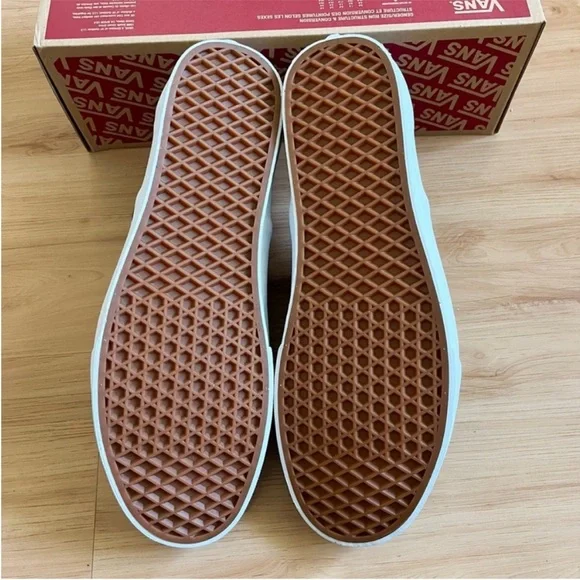 Vans Classic Slip-On Checkerboard
Shoe Mens 13.0 US - Picture 10 of 12